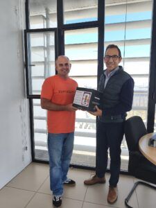 entrega obsequios MAXGE